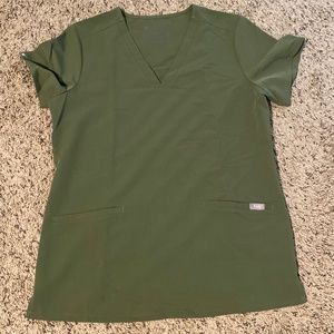 Figs casma three pocket scrub top